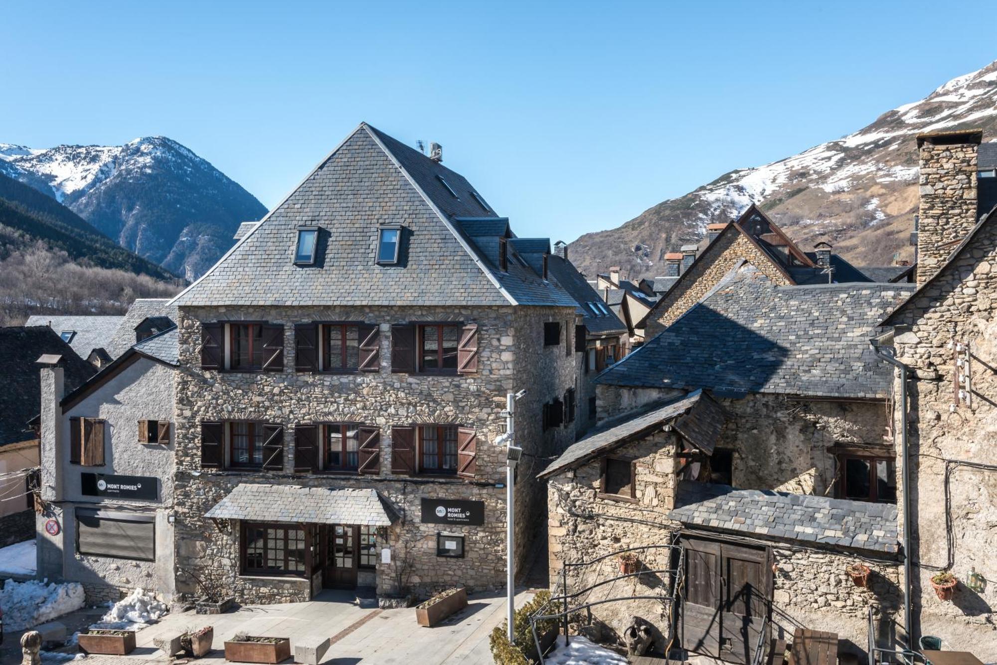 Apartamentos Snoe Mont Romies Salardu Exterior photo