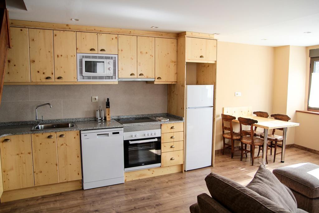 Apartamentos Snoe Mont Romies Salardu Room photo
