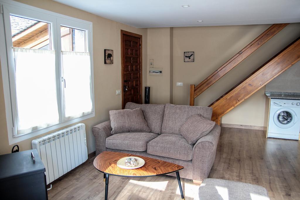 Apartamentos Snoe Mont Romies Salardu Exterior photo