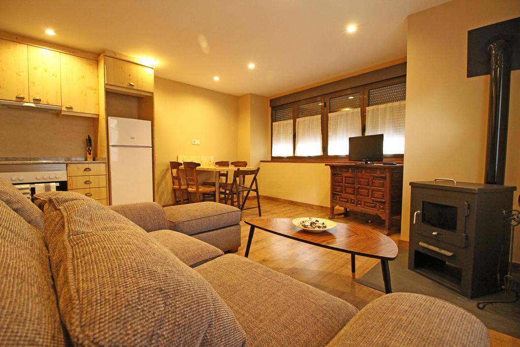 Apartamentos Snoe Mont Romies Salardu Exterior photo